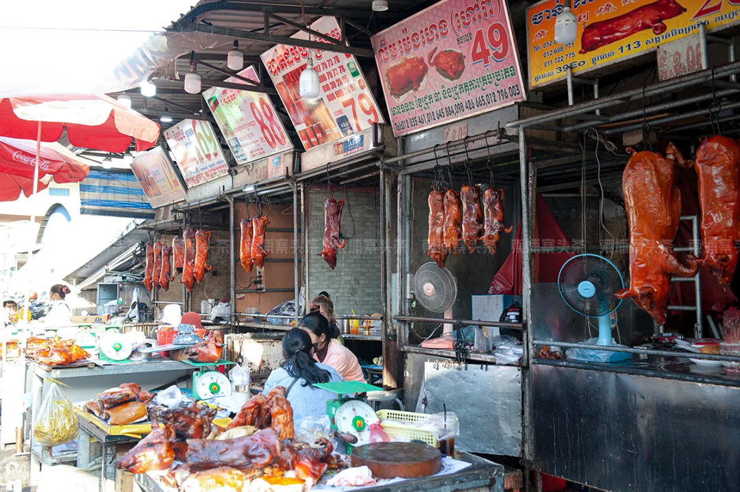 实地采访！春节临近柬埔寨商品价格上涨，烤乳猪一支独秀！