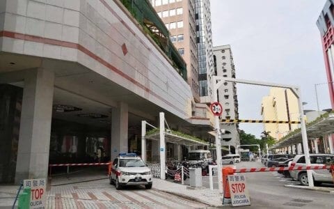 内地商人偷渡赴澳顶赌瘾 赌厅女公关助租酒店住近1年齐被捕